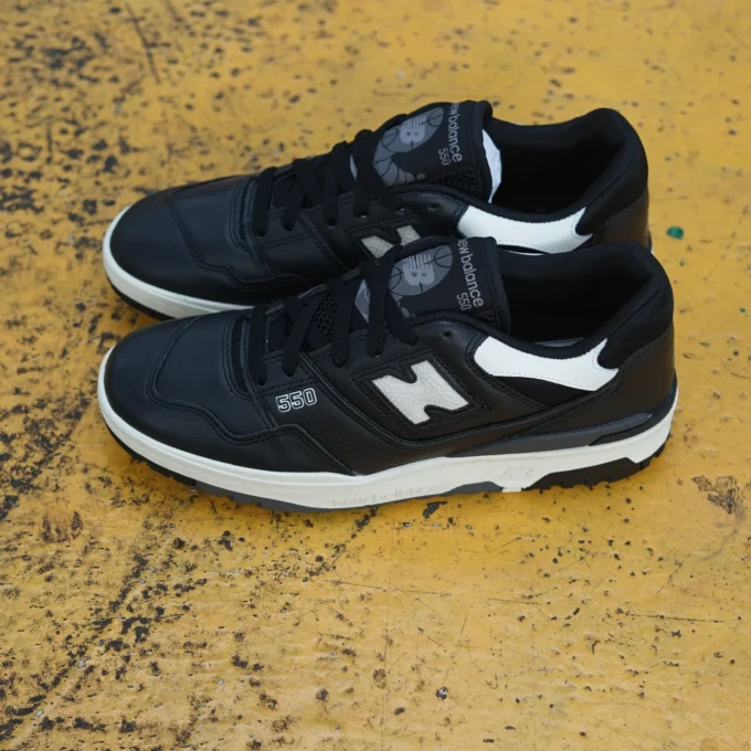 sepatu new balance hitam putih