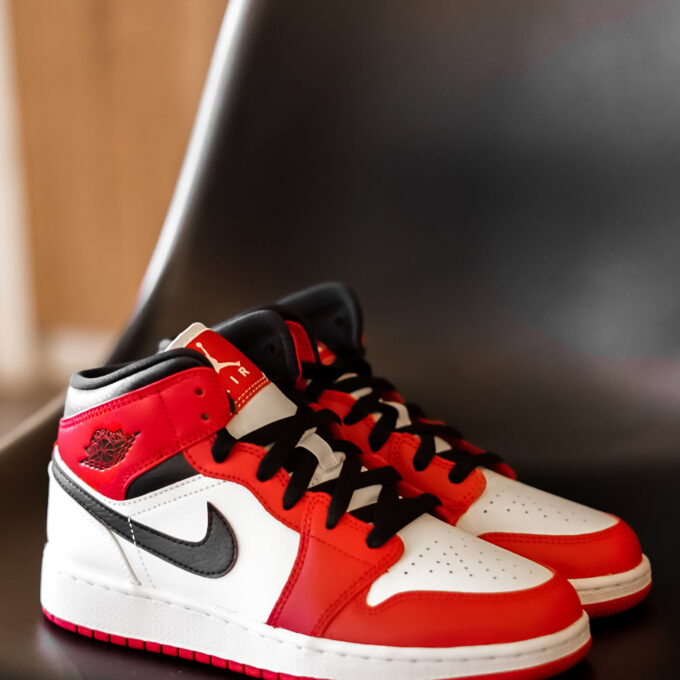 Air Jordan 1 Mid Chicago 2020