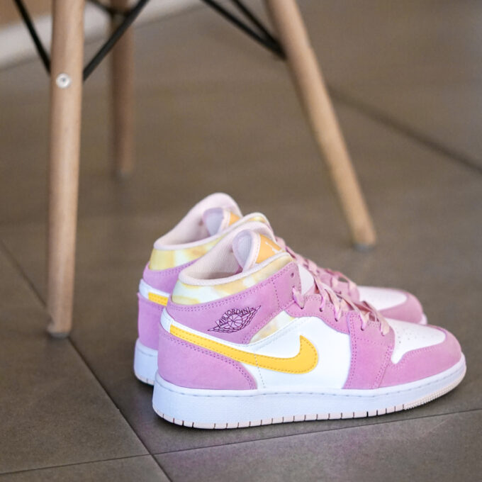 Air Jordan 1 Mid Arctic Pink GS