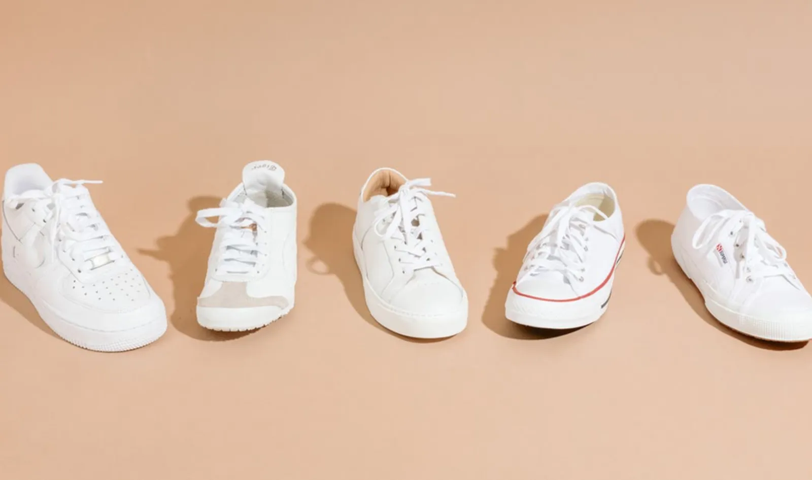 perbedaan sepatu kets dan sneakers