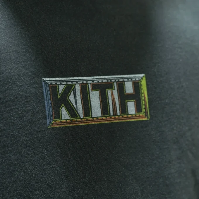 kith x marvel dr doom hitam tampak logo box