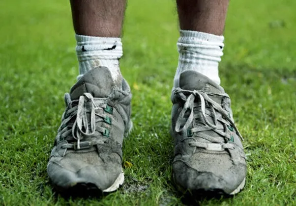 Cara Mengatasi Tali Sepatu Yang Mulai Rusak