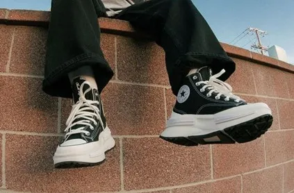 Sepatu Converse untuk Jalan-Jalan Santai