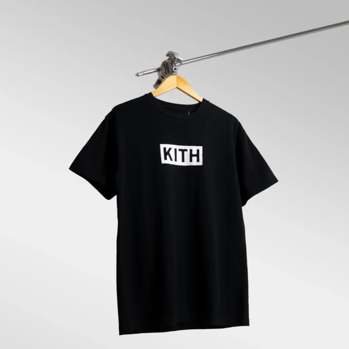 Kith Logo Box Tee Black tampak depan