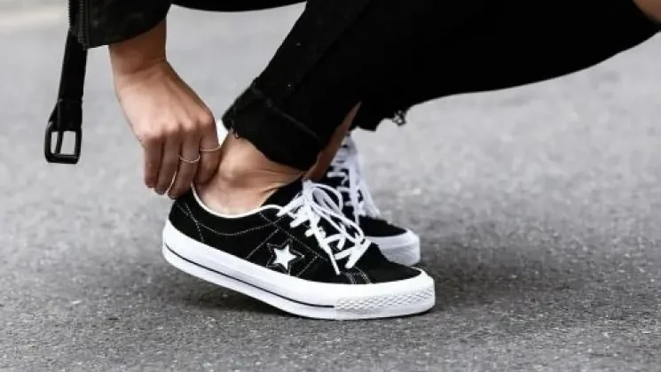 5 Tips Memilih Kaos Kaki yang Nyaman dan Stylish untuk Sepatu Converse