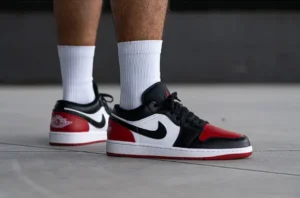 sepatu air jordan 1 low bred toe